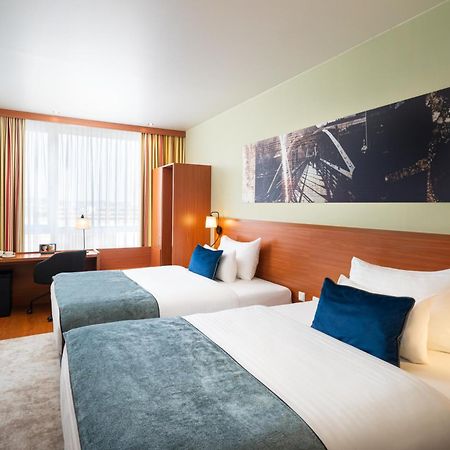 Leonardo Hotel Salzburg Airport Вальс Экстерьер фото