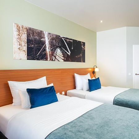 Leonardo Hotel Salzburg Airport Вальс Экстерьер фото