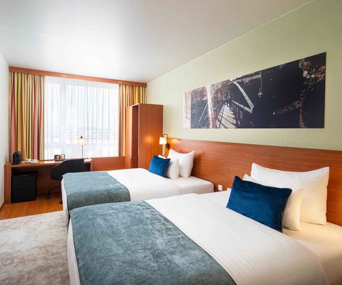 Leonardo Hotel Salzburg Airport Вальс Экстерьер фото