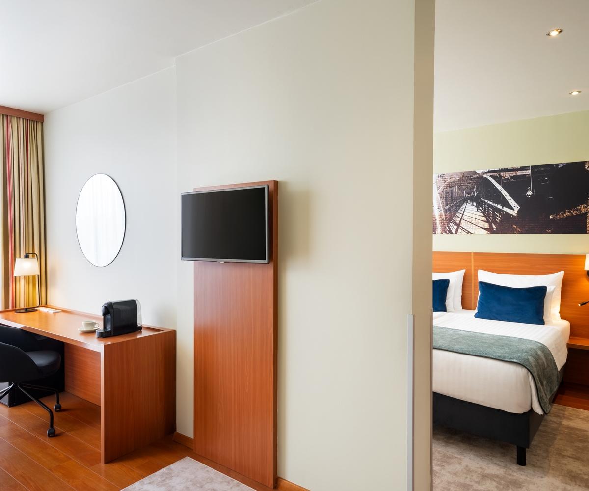 Leonardo Hotel Salzburg Airport Вальс Экстерьер фото