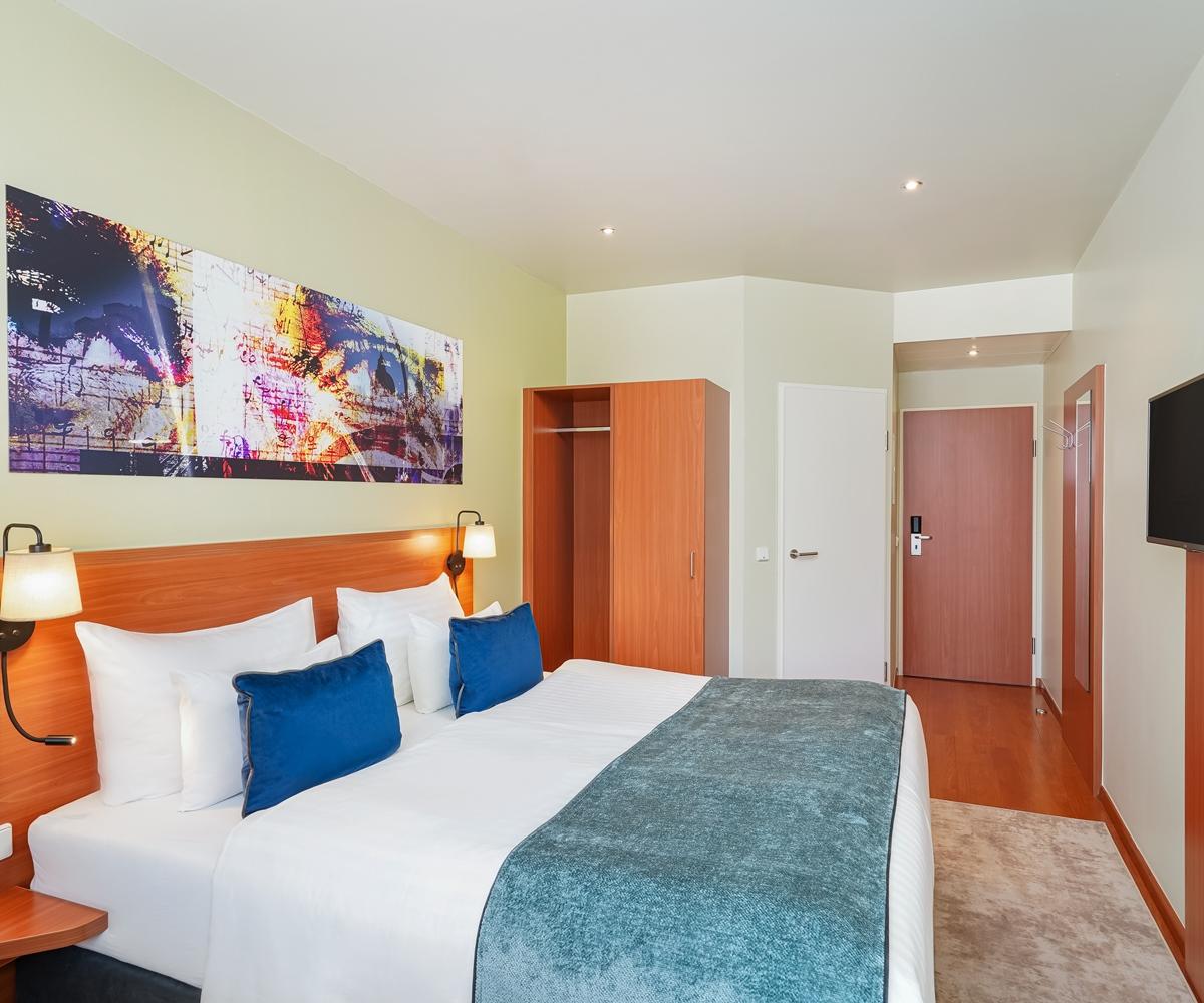 Leonardo Hotel Salzburg Airport Вальс Экстерьер фото