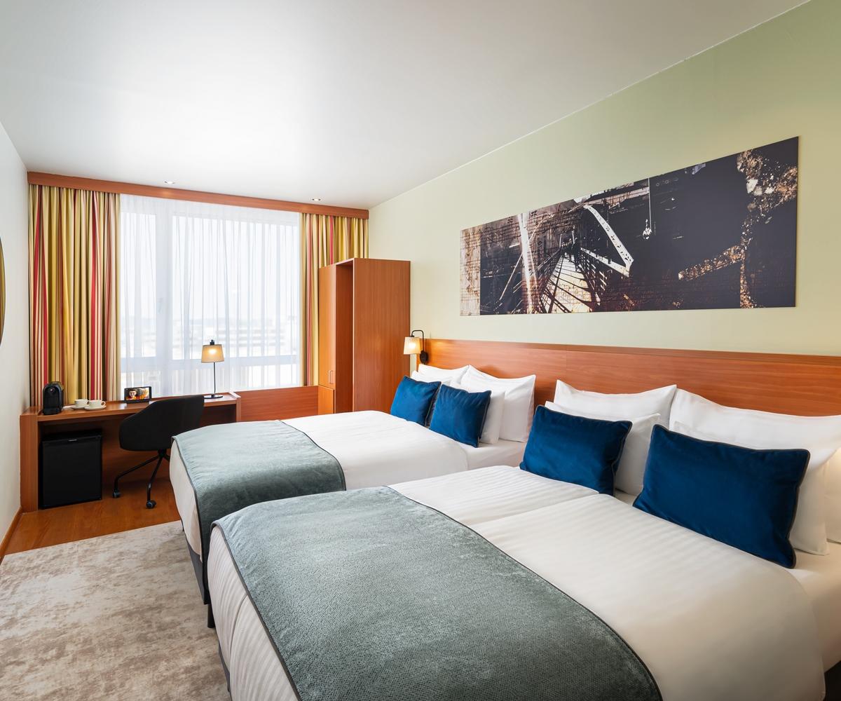 Leonardo Hotel Salzburg Airport Вальс Экстерьер фото