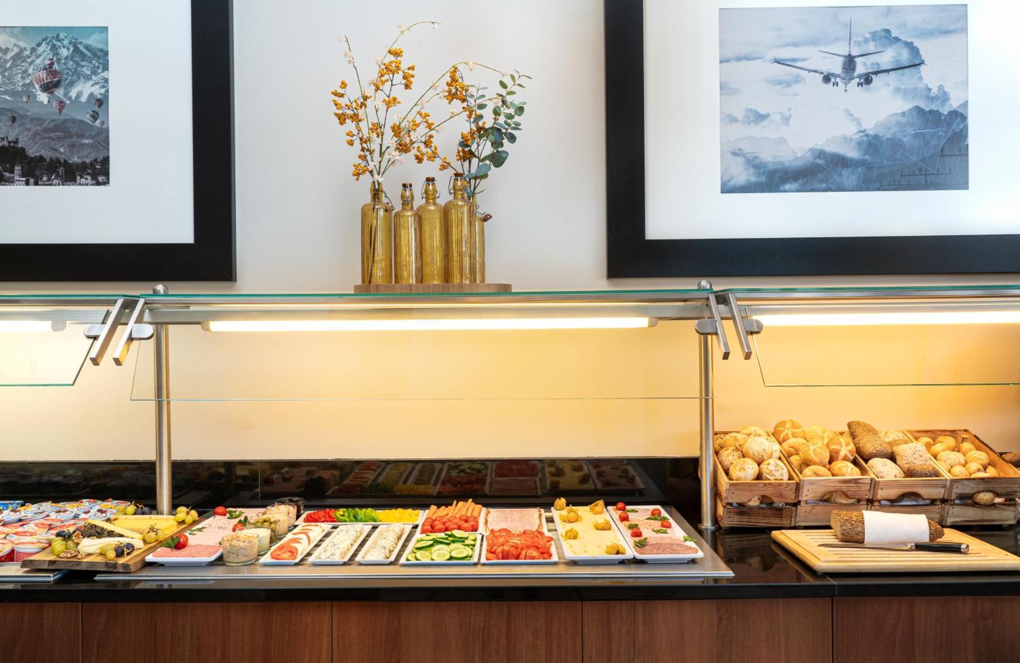 Leonardo Hotel Salzburg Airport Вальс Экстерьер фото