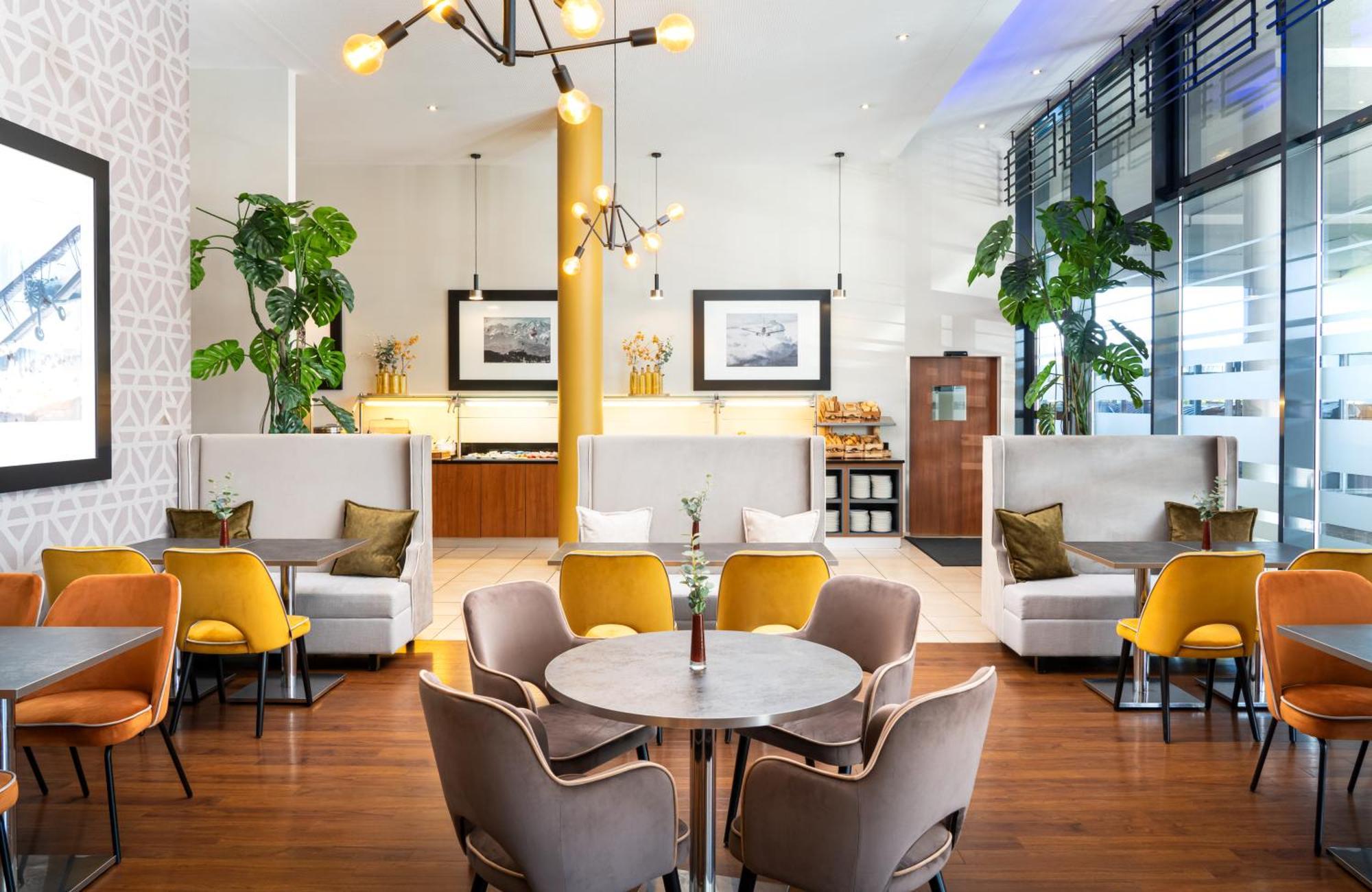 Leonardo Hotel Salzburg Airport Вальс Экстерьер фото