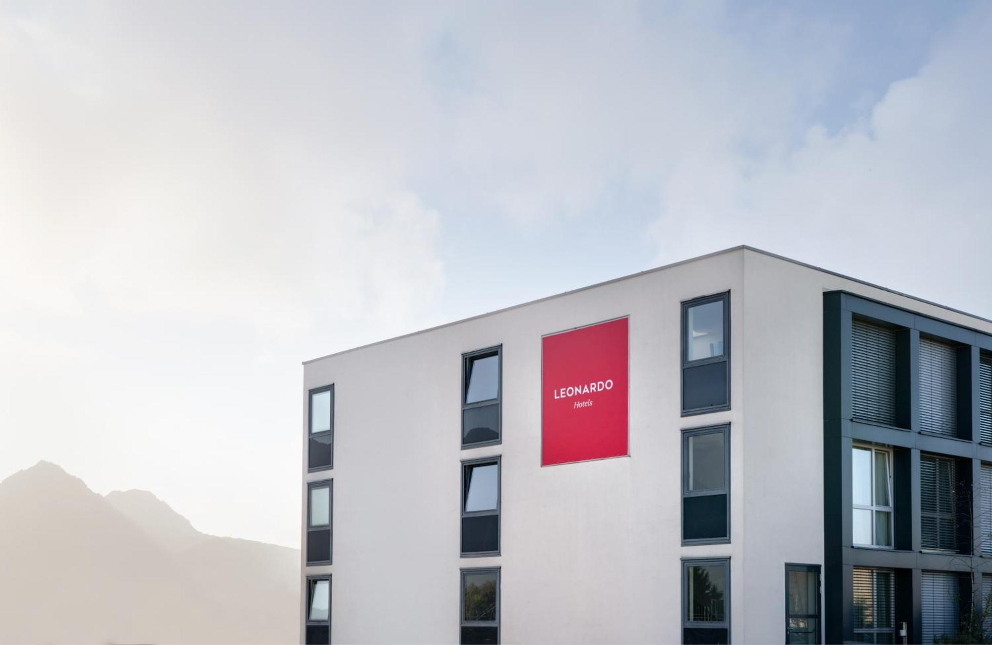 Leonardo Hotel Salzburg Airport Вальс Экстерьер фото