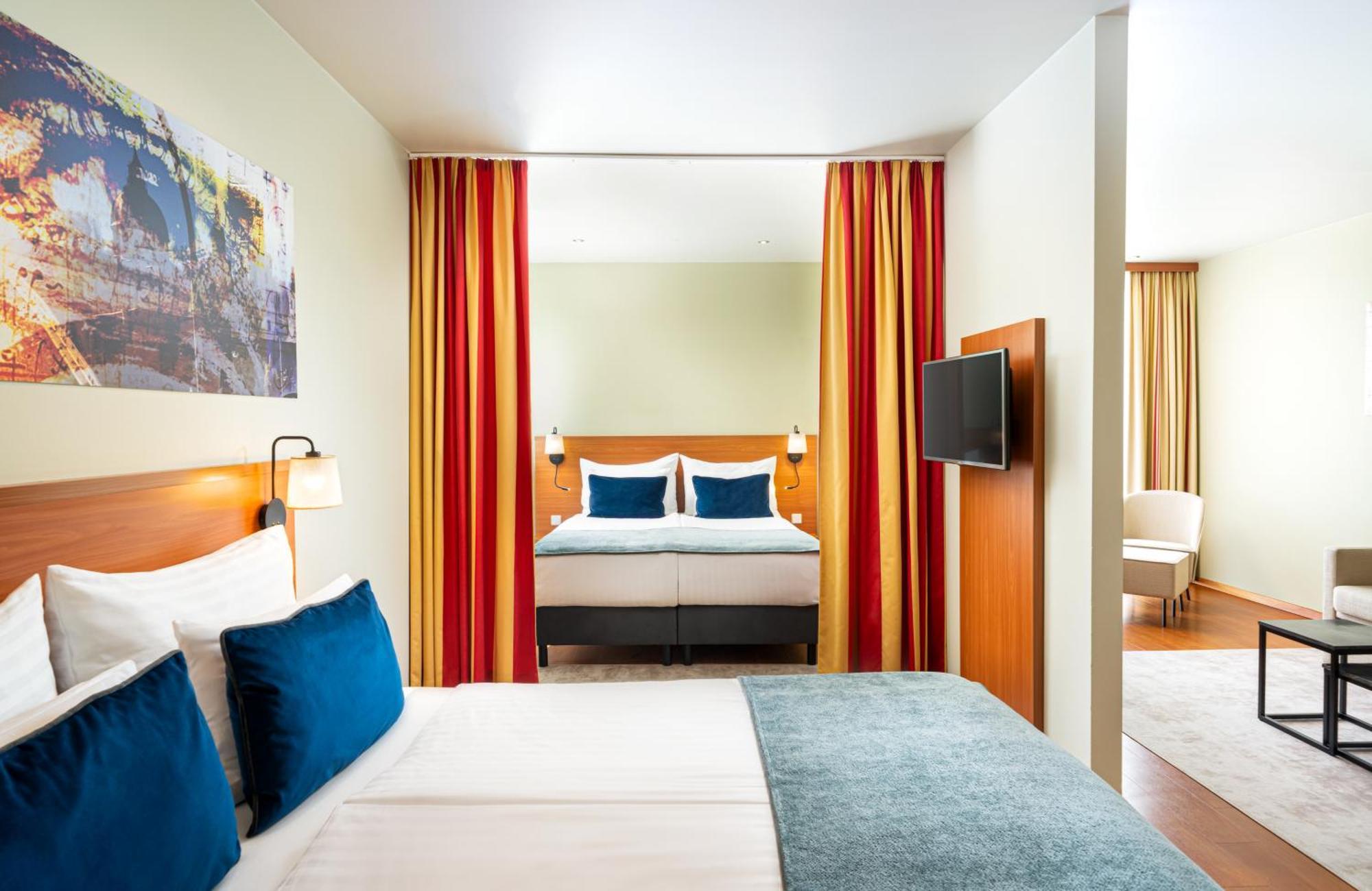 Leonardo Hotel Salzburg Airport Вальс Экстерьер фото