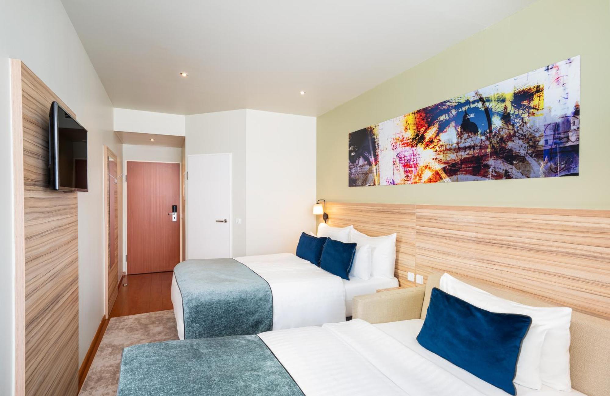 Leonardo Hotel Salzburg Airport Вальс Экстерьер фото
