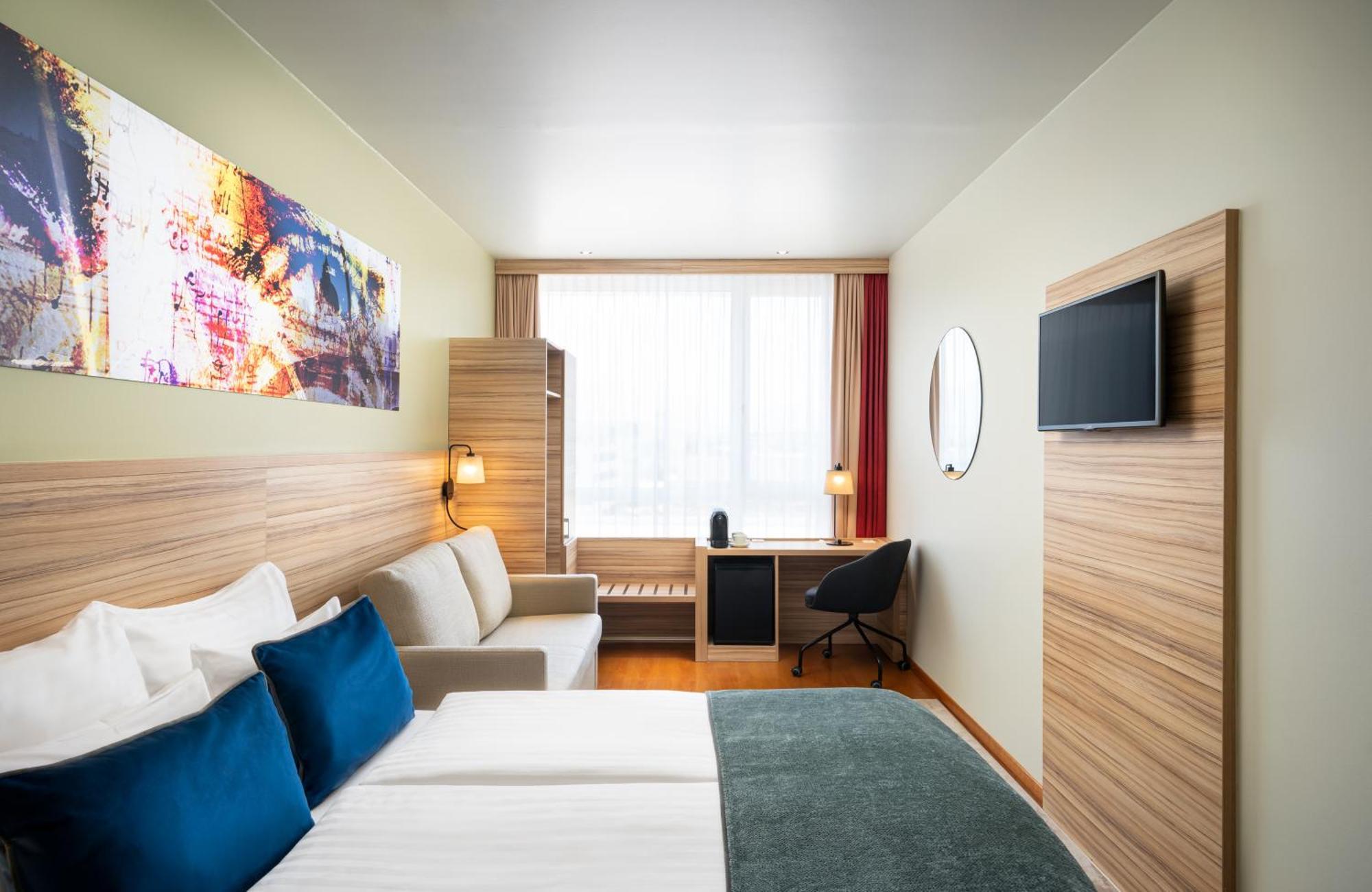 Leonardo Hotel Salzburg Airport Вальс Экстерьер фото