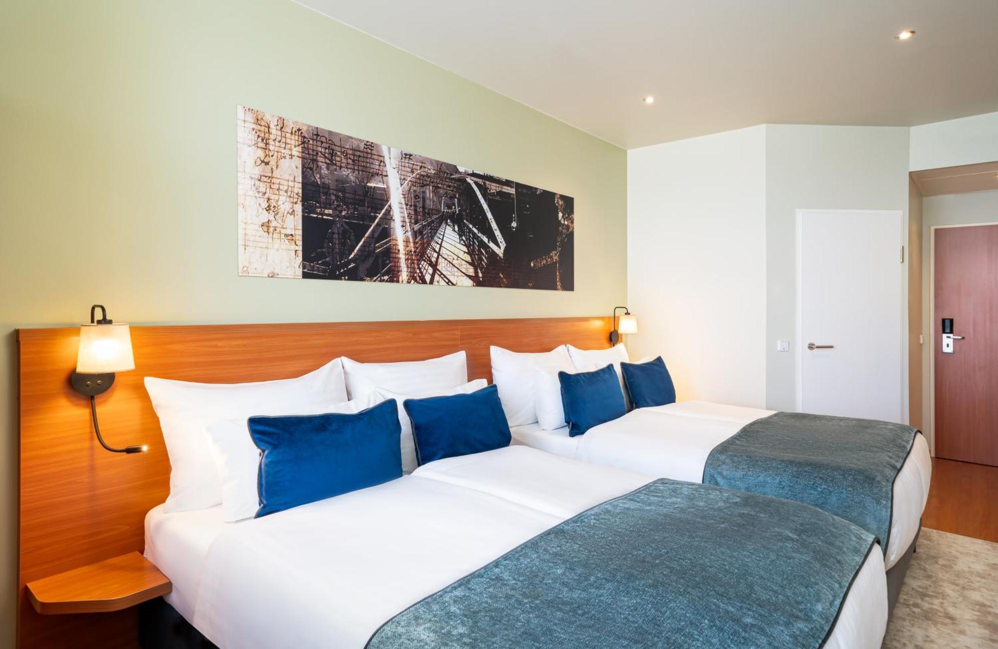 Leonardo Hotel Salzburg Airport Вальс Экстерьер фото