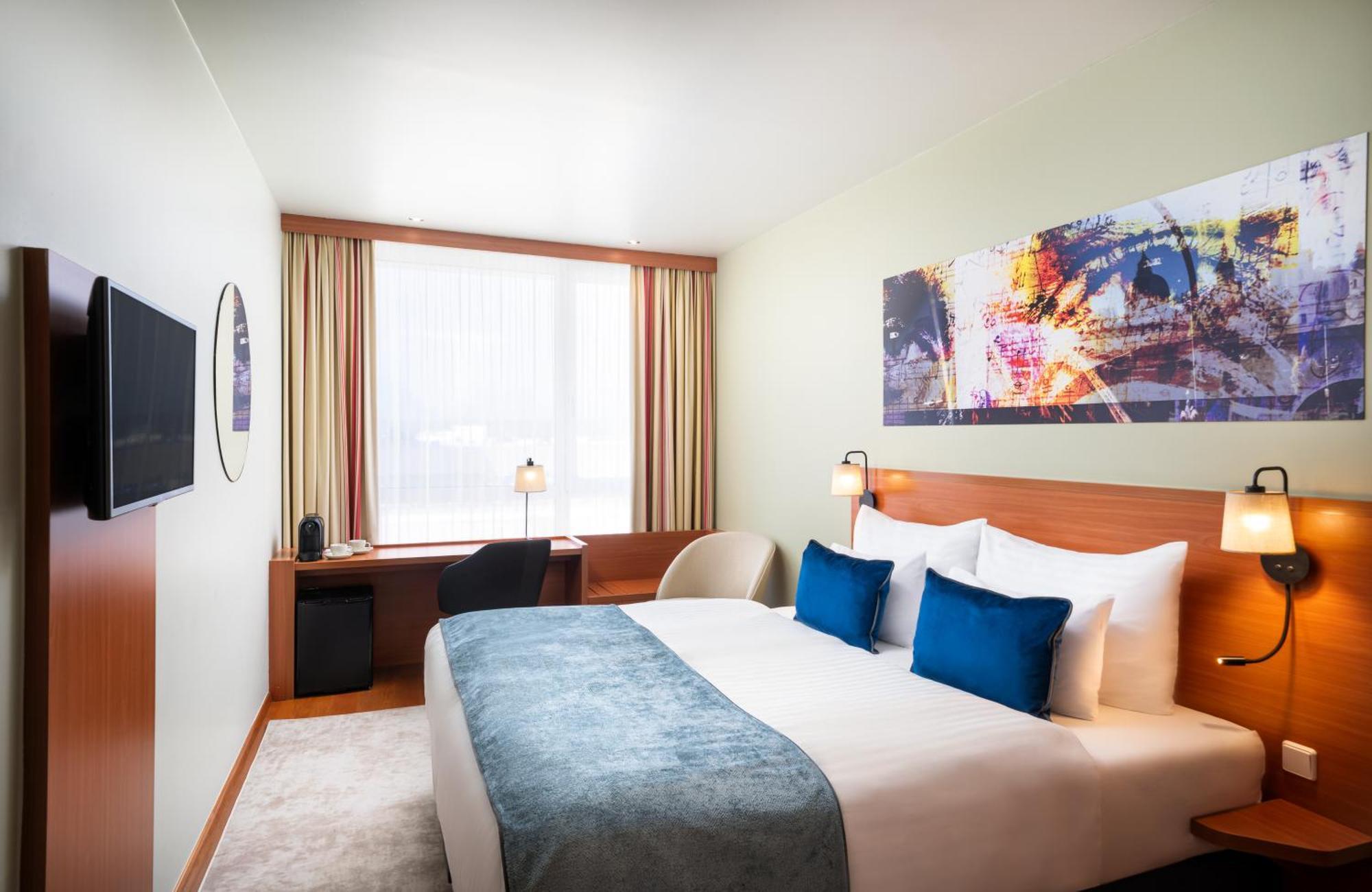 Leonardo Hotel Salzburg Airport Вальс Экстерьер фото