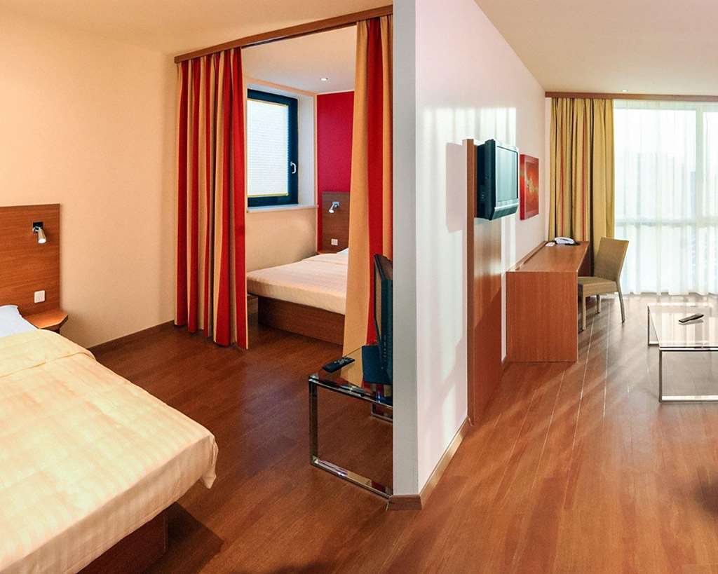 Leonardo Hotel Salzburg Airport Вальс Экстерьер фото
