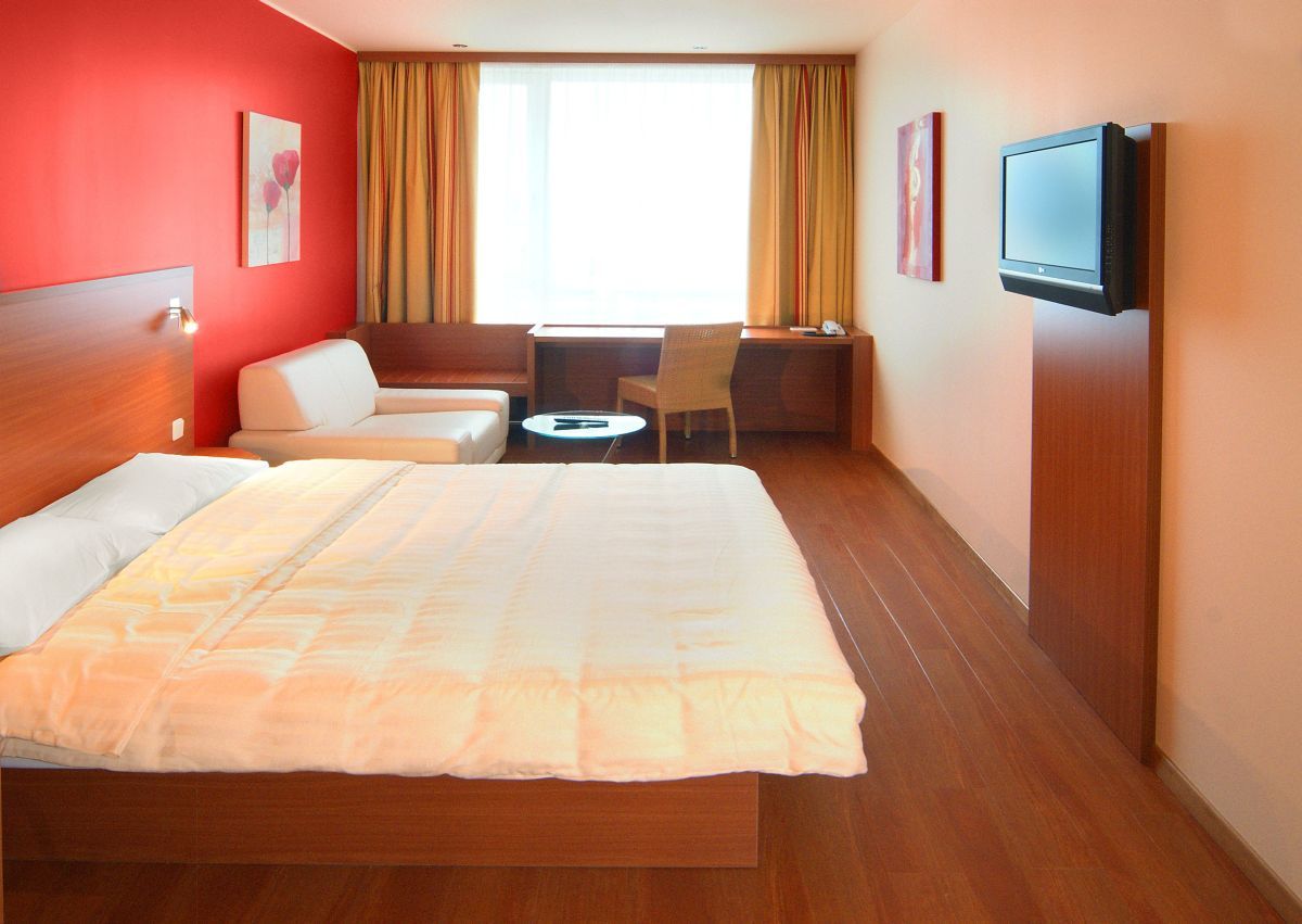 Leonardo Hotel Salzburg Airport Вальс Экстерьер фото