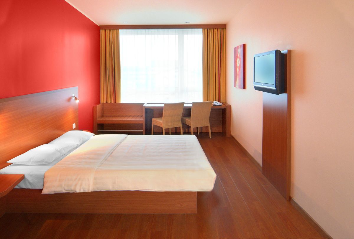 Leonardo Hotel Salzburg Airport Вальс Экстерьер фото